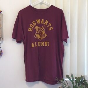 ‘Harry Potter’ Vintage Hogwarts Alumni T-Shirt